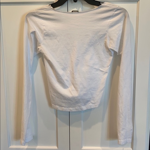 Brandy Melville NWOT Gina cinched Top - Picture 3 of 3